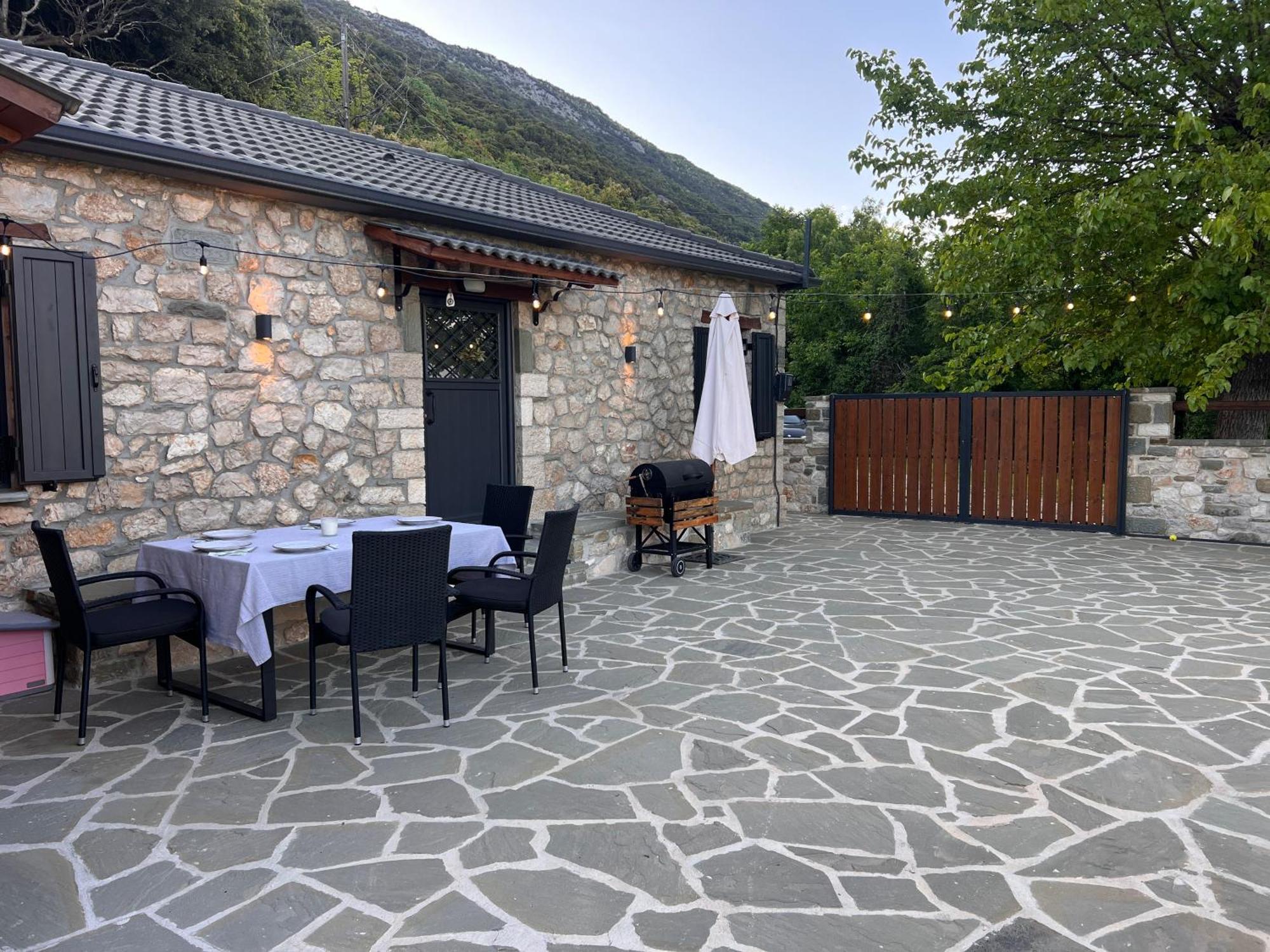 Tovouno Guest House Plaka  Exterior photo